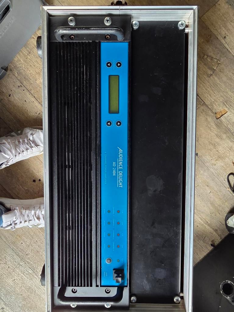 Audience delight ad-2404 versterker 4 kanaals met case, Ophalen of Verzenden
