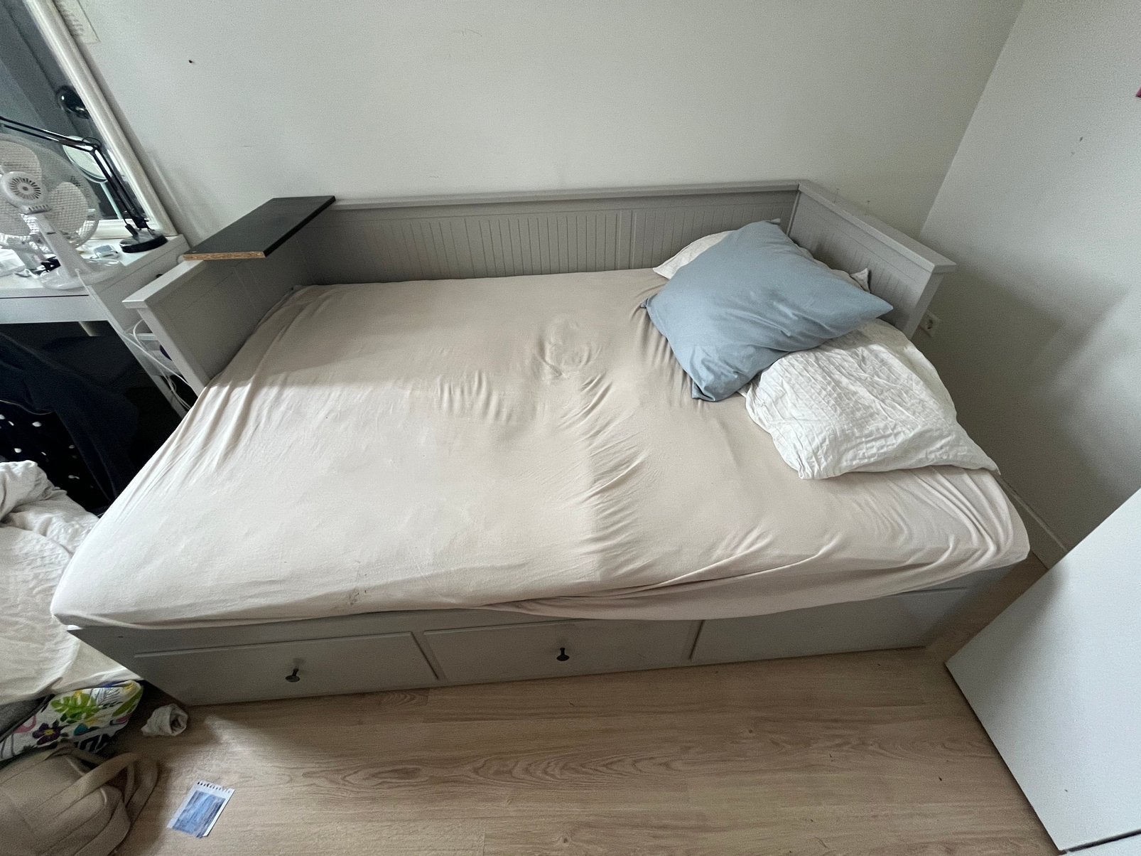 Hemnes uitschuifbed (licht grijs)