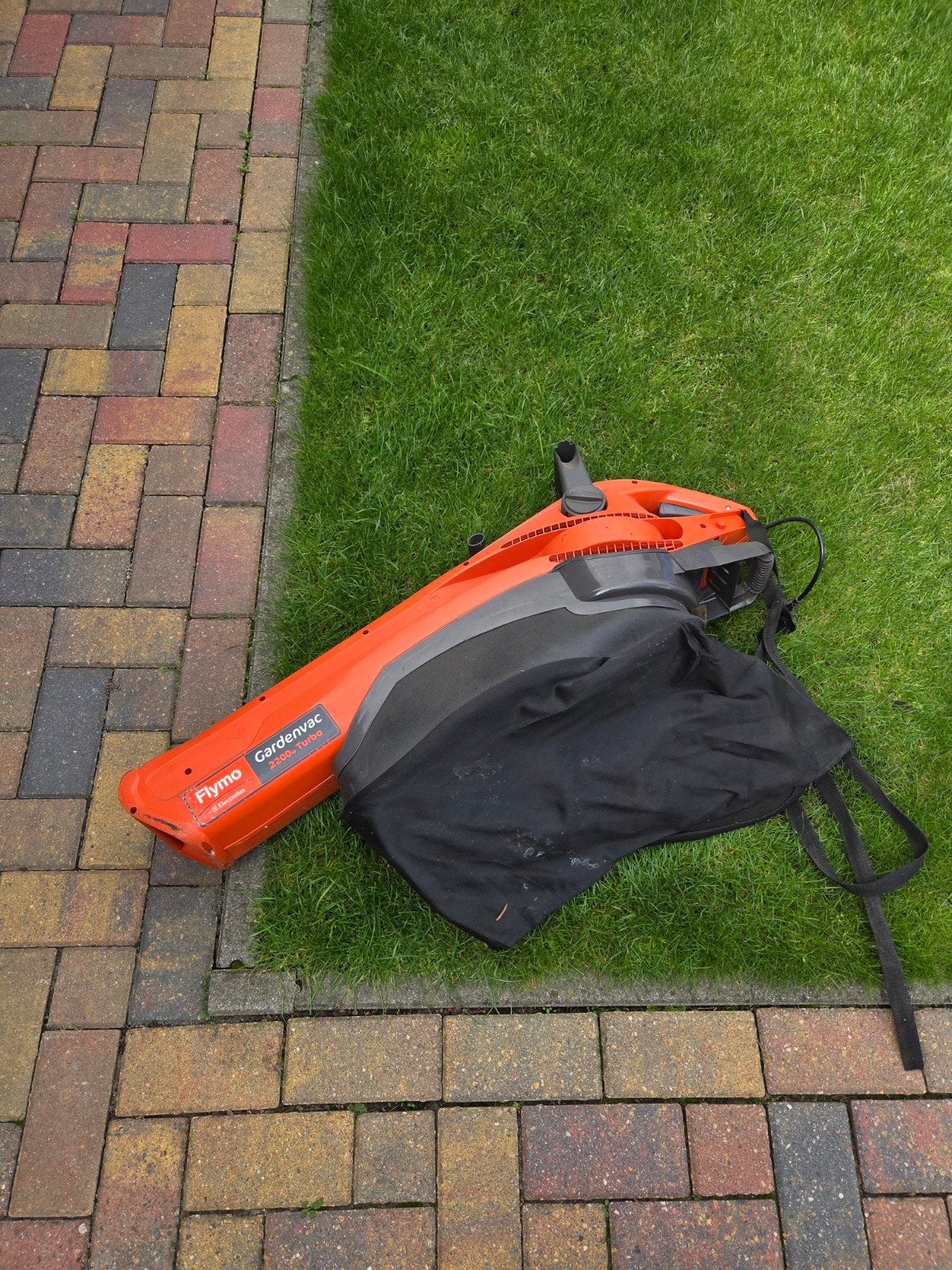 Flymo Gardenvac 2200W Turbo Bladblazer/Bladzuiger, Ophalen, Gebruikt, Met opvangzak, Handgedragen