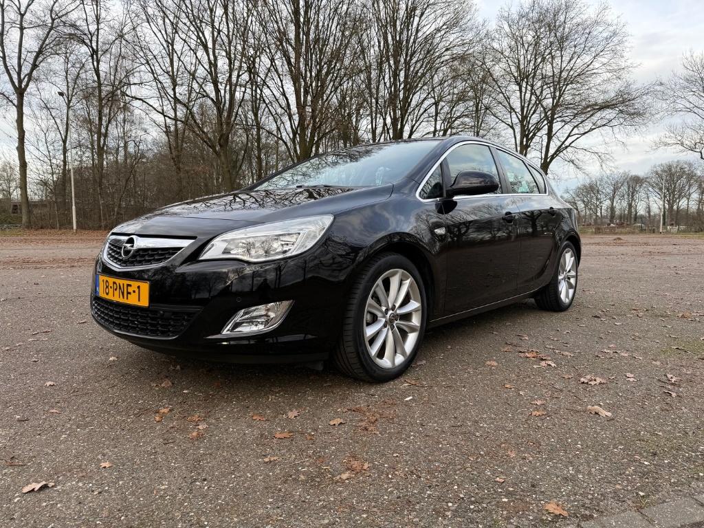 Opel Astra 1.4 Turbo Cosmo | 140 PK | Trekhaak | APK 12-2026, Voorwielaandrijving, Euro 5, 4 cilinders, Zwart