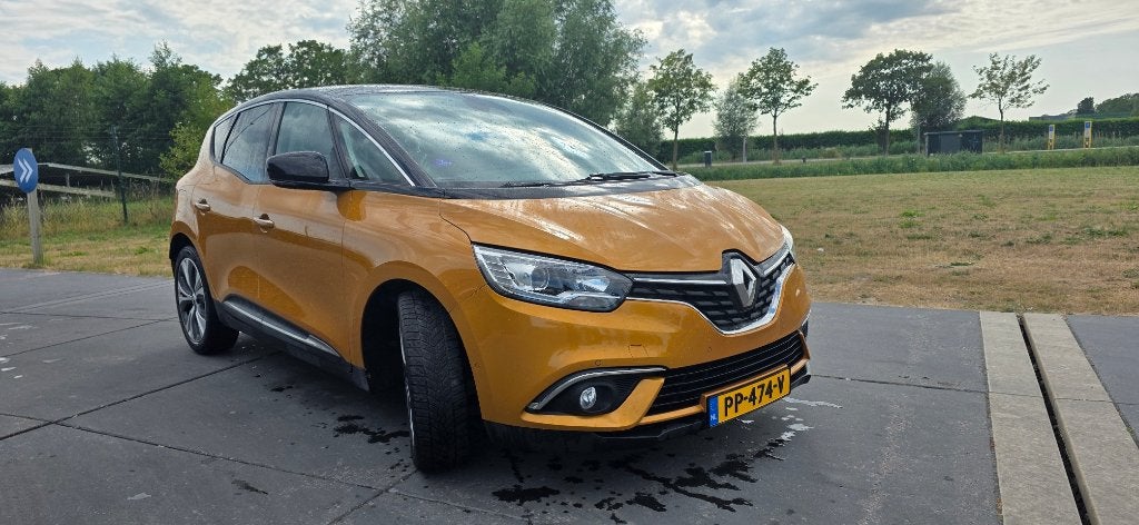 Renault Scénic 1.2 TCe (2017) | 160.652 km | Camera | Trek, Voorwielaandrijving, 4 cilinders, 1850 kg, Leder en Stof