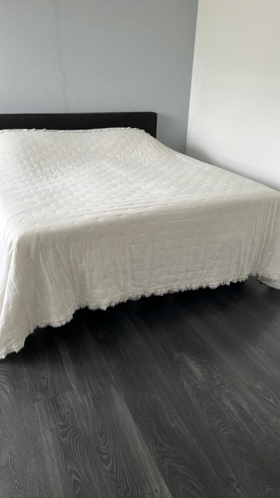 Licht beige sprei, Huis en Inrichting, Slaapkamer | Beddengoed, Ophalen, Beige, Overige typen, Tweepersoons