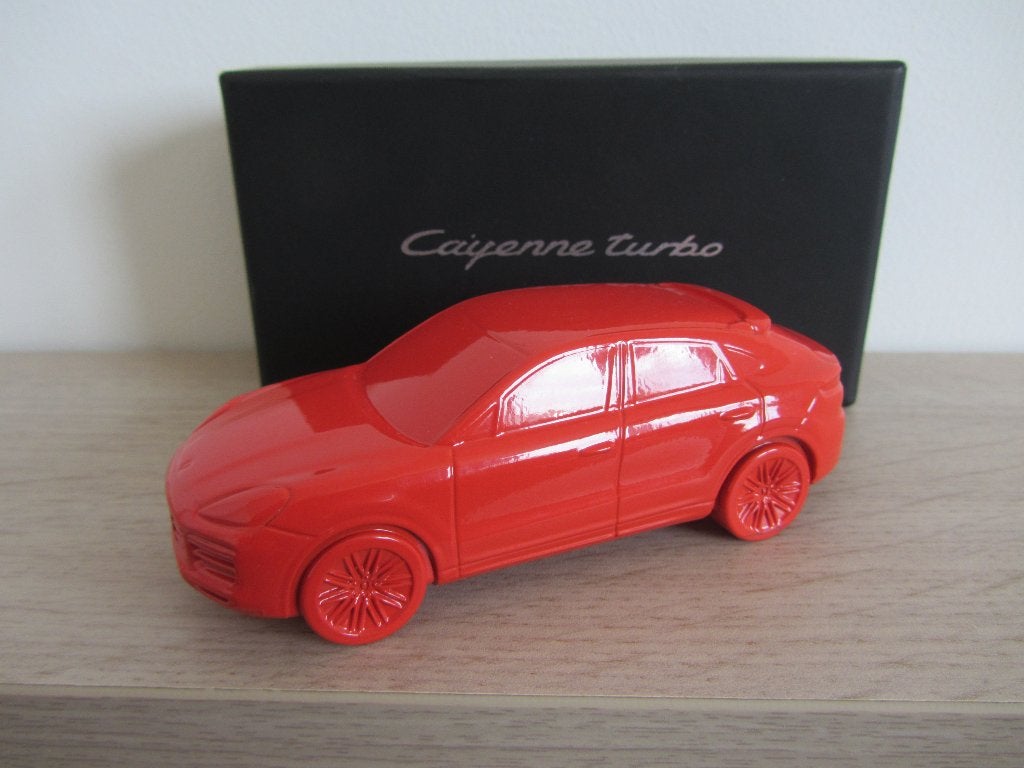Porsche Cayenne Coupe Turbo Presse Papier, Paperweight, Hobby en Vrije tijd, Modelauto's | 1:43, Ophalen of Verzenden, Nieuw, Auto