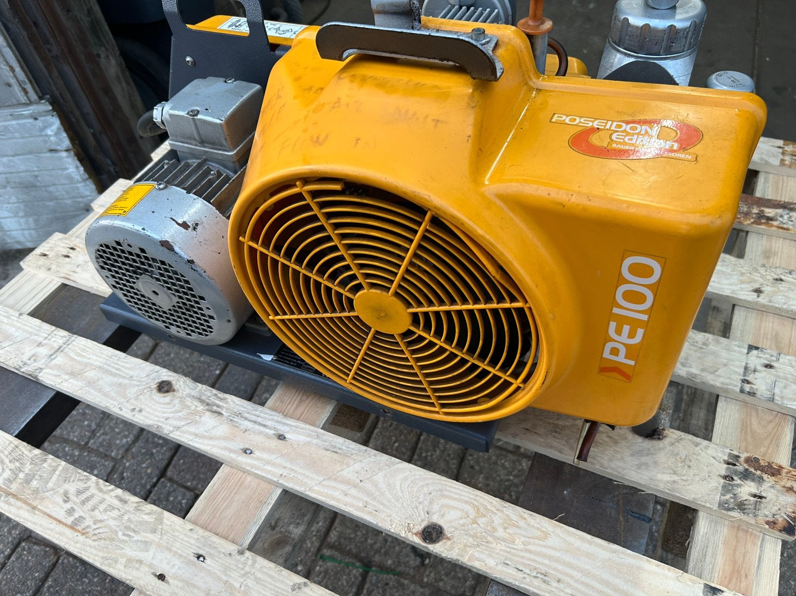 Poseidon duikcompressor hogedruk compressor 330 bar, Ophalen of Verzenden, Zo goed als nieuw, Bauer, 10 bar of meer