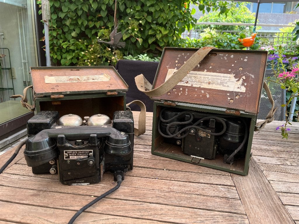 Vintage militaire veldtelefoons - Maak je eigen verbinding, Ophalen, Overige soorten, Overige gebieden, Overige typen