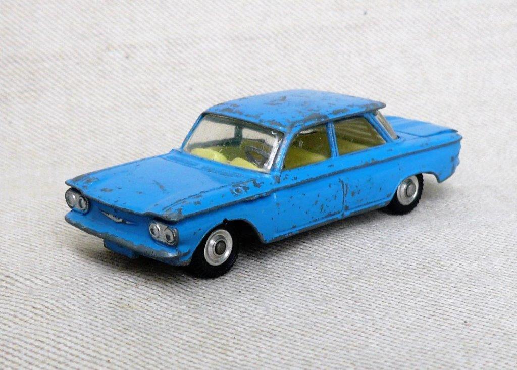 Chevrolet corvair. Corgi toys 229. Schaal 1/48, Ophalen of Verzenden