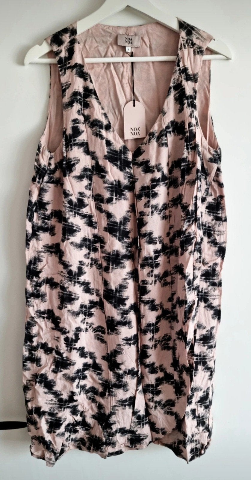 Noa Noa jurk met abstracte print maat S, Kleding | Dames, Jurken, Noa Noa, Nieuw, Ophalen of Verzenden, Roze