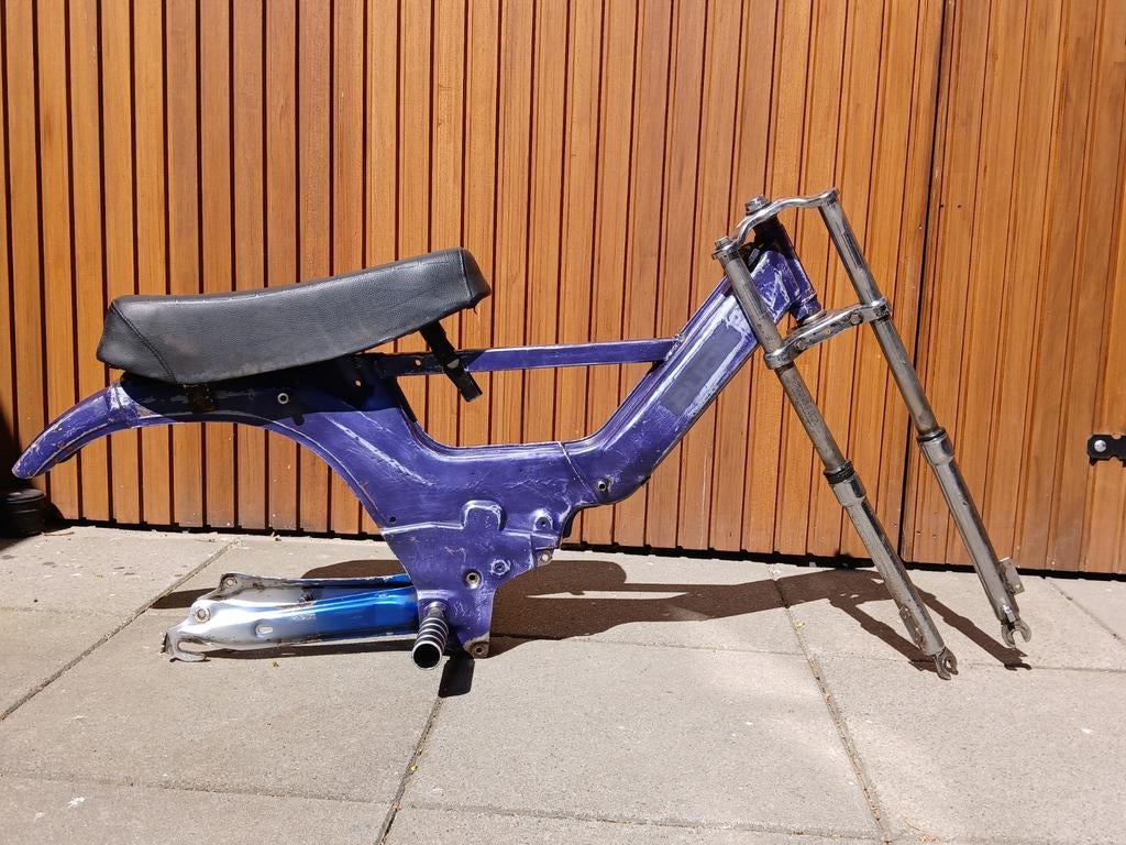 Puch frame met behandelde tank en zadel, Fietsen en Brommers, Ophalen of Verzenden, Gebruikt, Frame