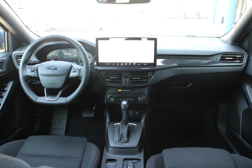 Ford Focus Wagon 1.0 EcoBoost Hybrid ST-Line | Trekhaak | Ca, Gebruikt, Euro 6, 1404 kg, Blauw