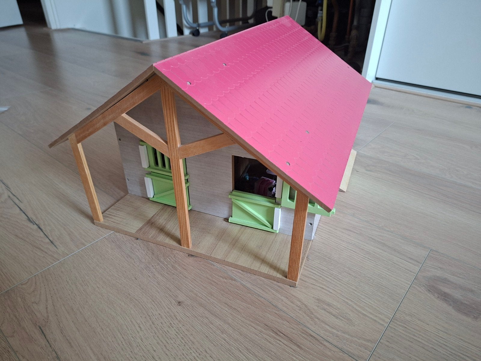 schleich paardenstal met boxen, Ophalen, Zo goed als nieuw, Poppenhuis
