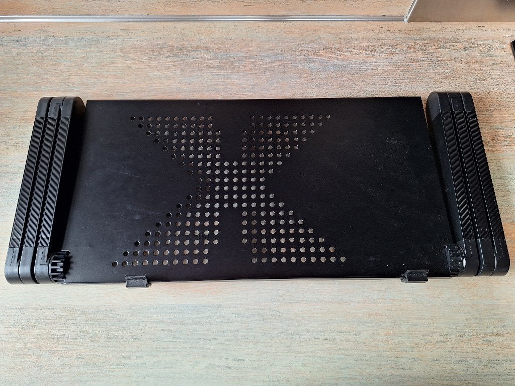 Opvouwbare Laptoptafel Zwart - Verstelbaar voor Bed/Bank, Ophalen, Zo goed als nieuw, In diepte verstelbaar