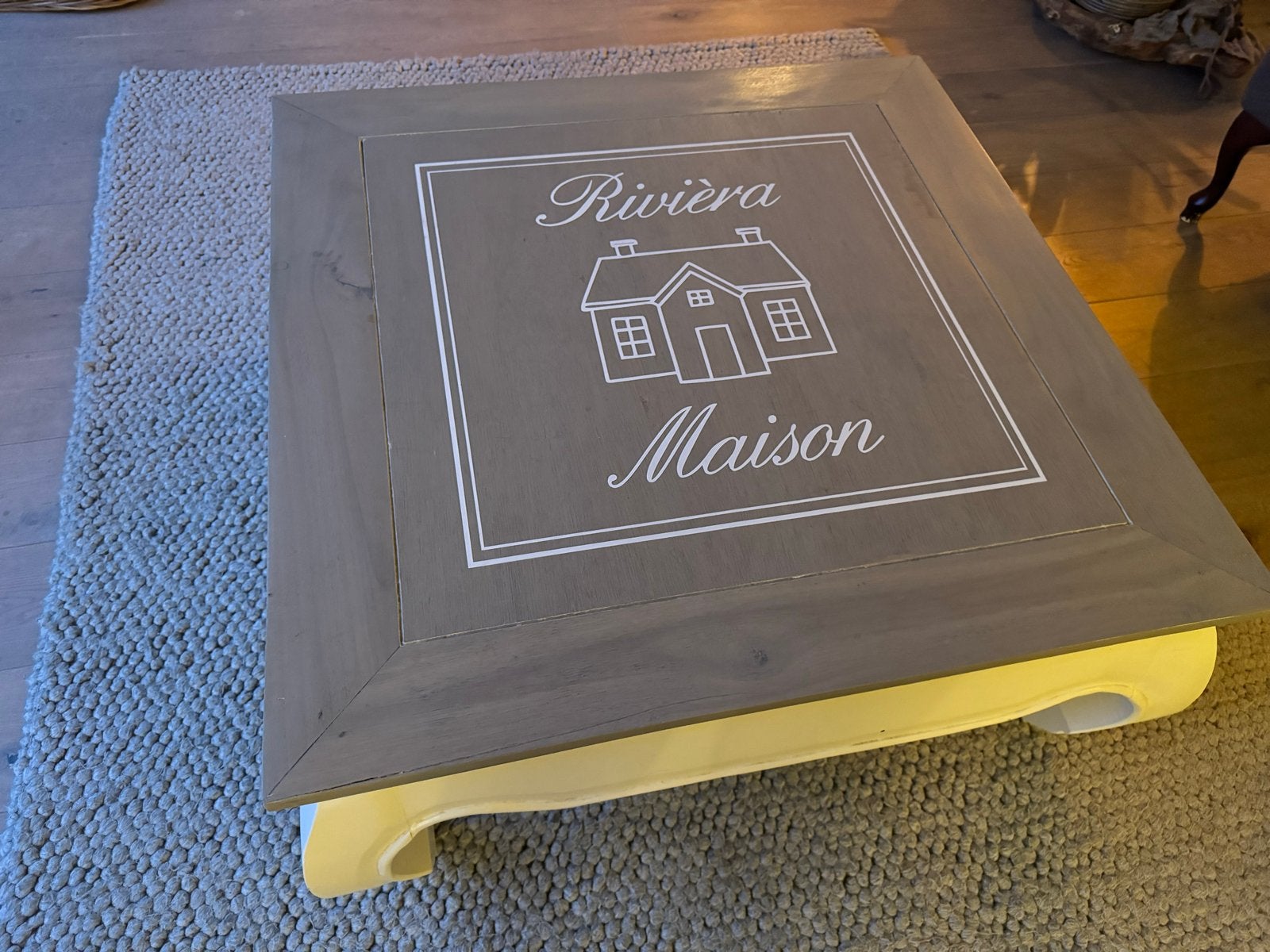 Landelijke salontafel opium met Riviera Maison sticker, Ophalen, Gebruikt, 50 tot 100 cm, Vierkant