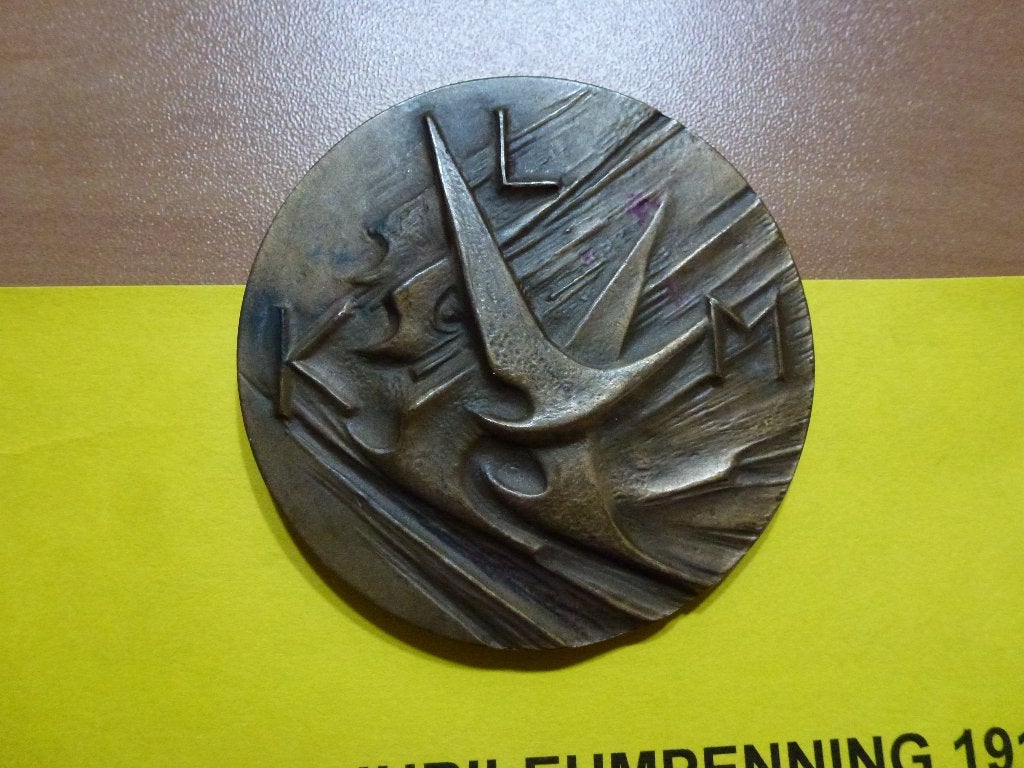te koop bronzen penning 50 jaar KLM, Verzamelen, Ophalen of Verzenden, Zo goed als nieuw, Overige typen