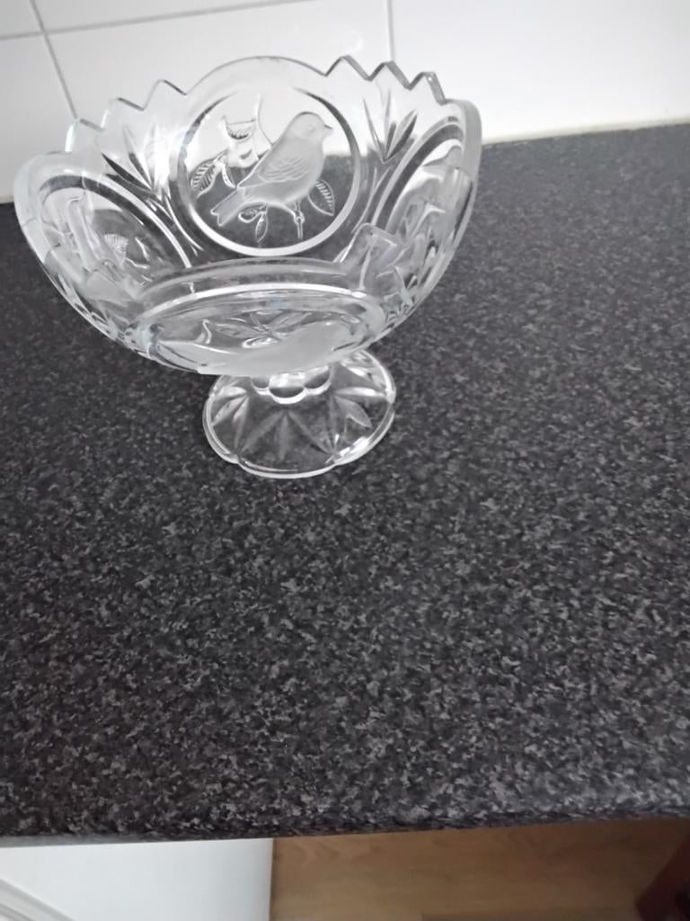 Kristallen fruitschaal, Ophalen