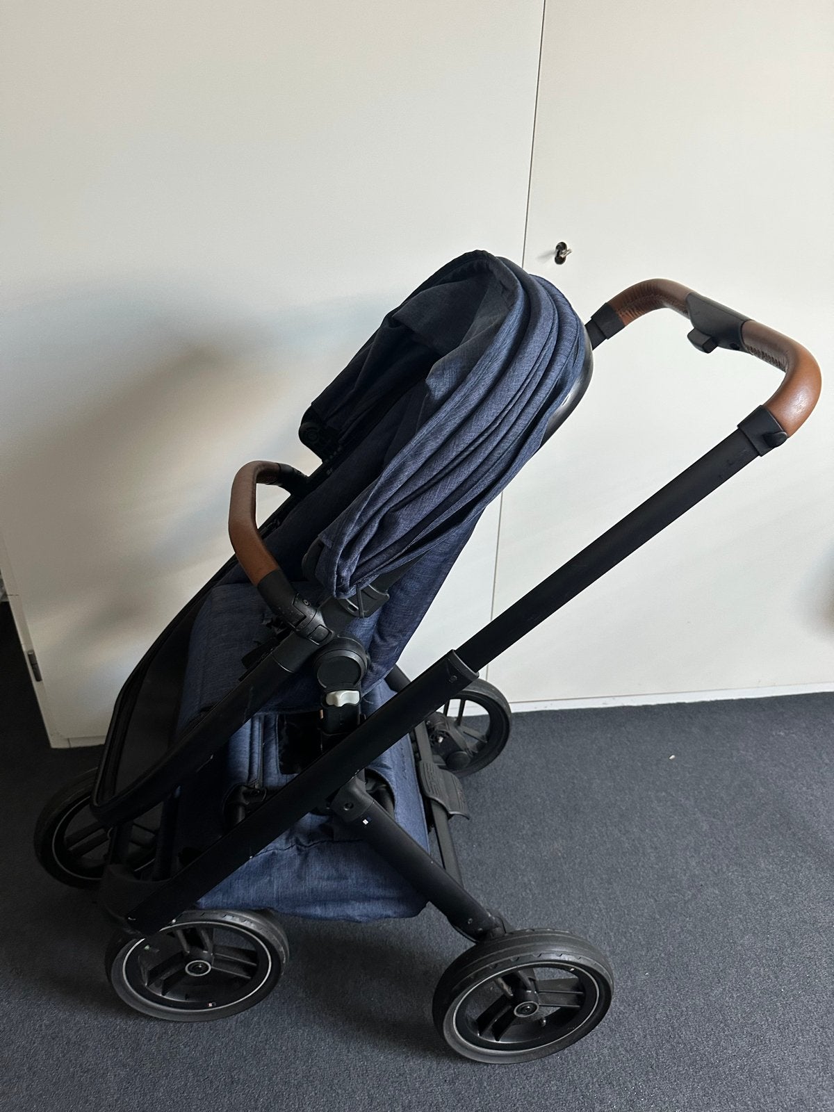 Dubatti kinderwagen met reiswieg en accessoires, Kinderen en Baby's, Zo goed als nieuw, Met reiswieg, Ophalen, Kinderwagen