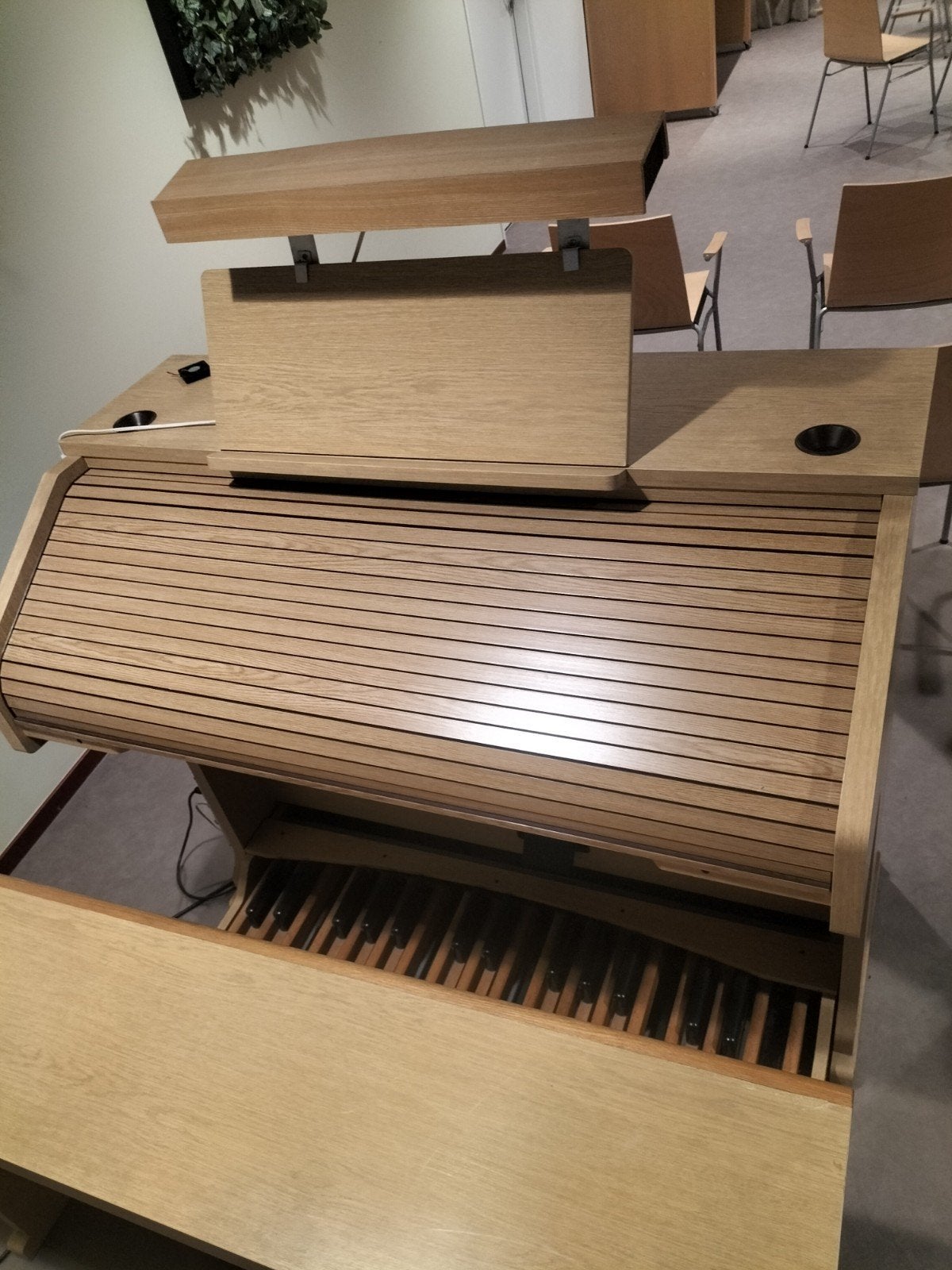 Prachtig digitaal orgel met 2 klavieren en pedaal, Ophalen