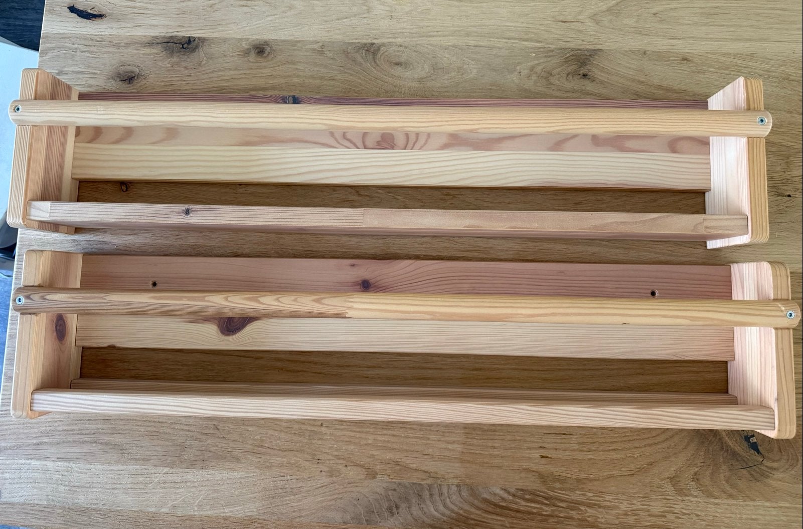 IKEA Flisat wandrekjes / boekenplankjes (2 stuks), Ophalen of Verzenden, Zo goed als nieuw