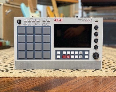 MPC Live 2 Retro Edition, Muziek en Instrumenten, Ophalen of Verzenden, Zo goed als nieuw