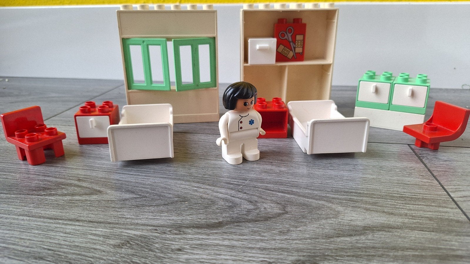 Duplo Doktersset met figuur en meubels, Inclusief minifiguren, Gebruikt, Ophalen of Verzenden, Duplo