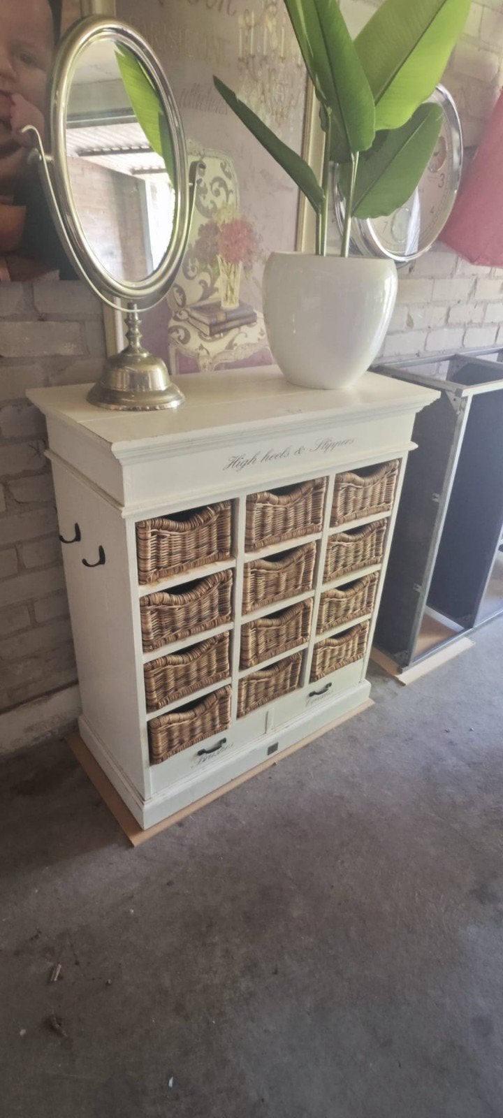 Riviera Maison High Heels & Slippers Kast met Manden, Ophalen, Gebruikt