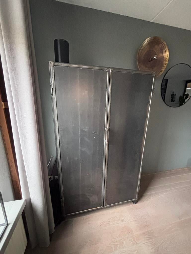 Industriele , unieke kast!, Ophalen of Verzenden, Zo goed als nieuw, 25 tot 50 cm, 150 tot 200 cm