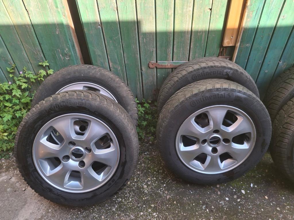 Ford fiesta banden en licht metalen velgen, Auto-onderdelen, Banden en Velgen, Ophalen of Verzenden, Winterbanden