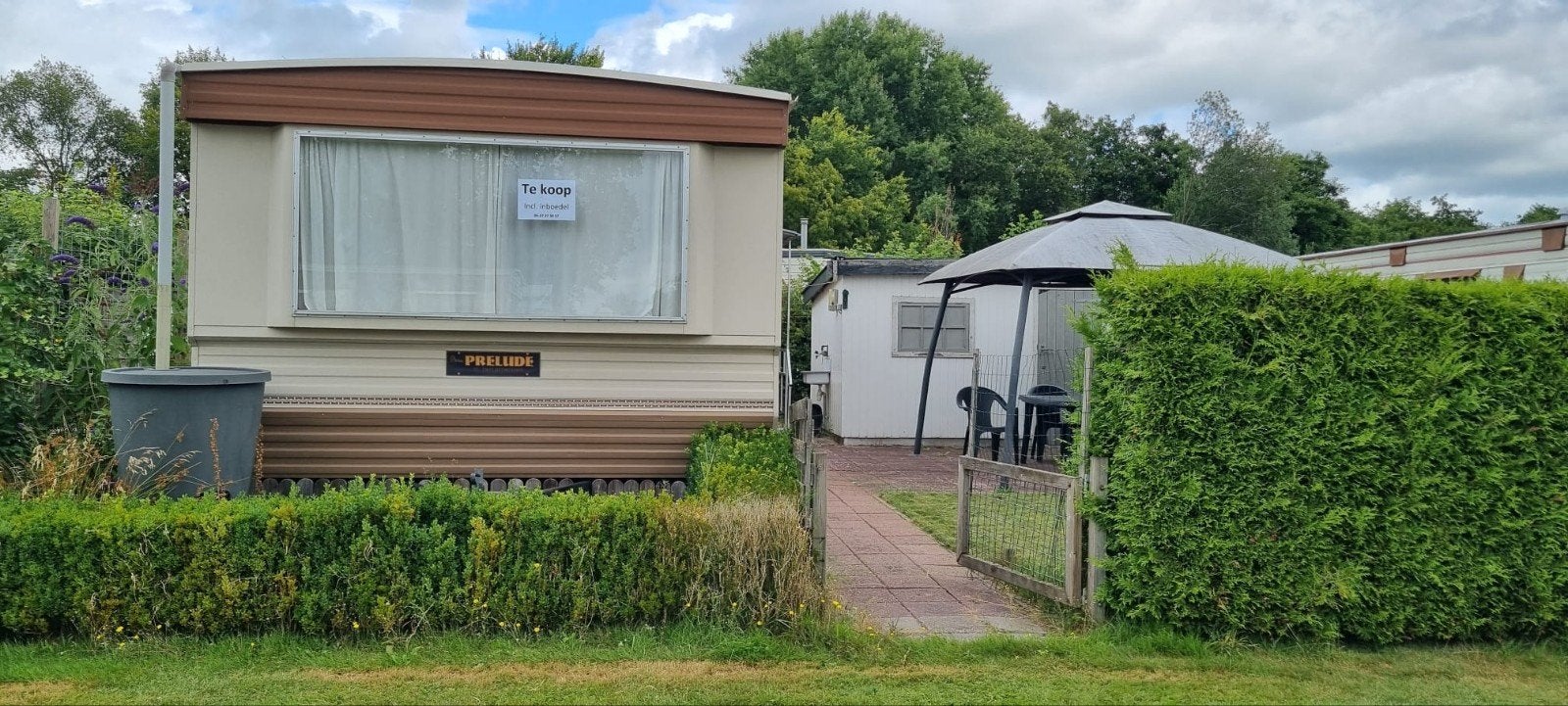 Stacaravan te koop + inboedel op Camping Ikeleane Bakkerveen
