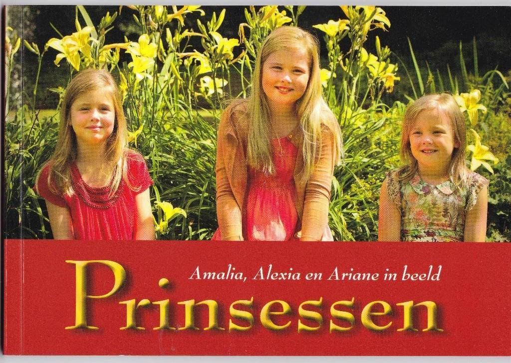 Hulsman, Wim – Prinsessen Amalia, Alexia en Ariane in beeld, Ophalen of Verzenden, Zo goed als nieuw, Nederland, Tijdschrift of Boek