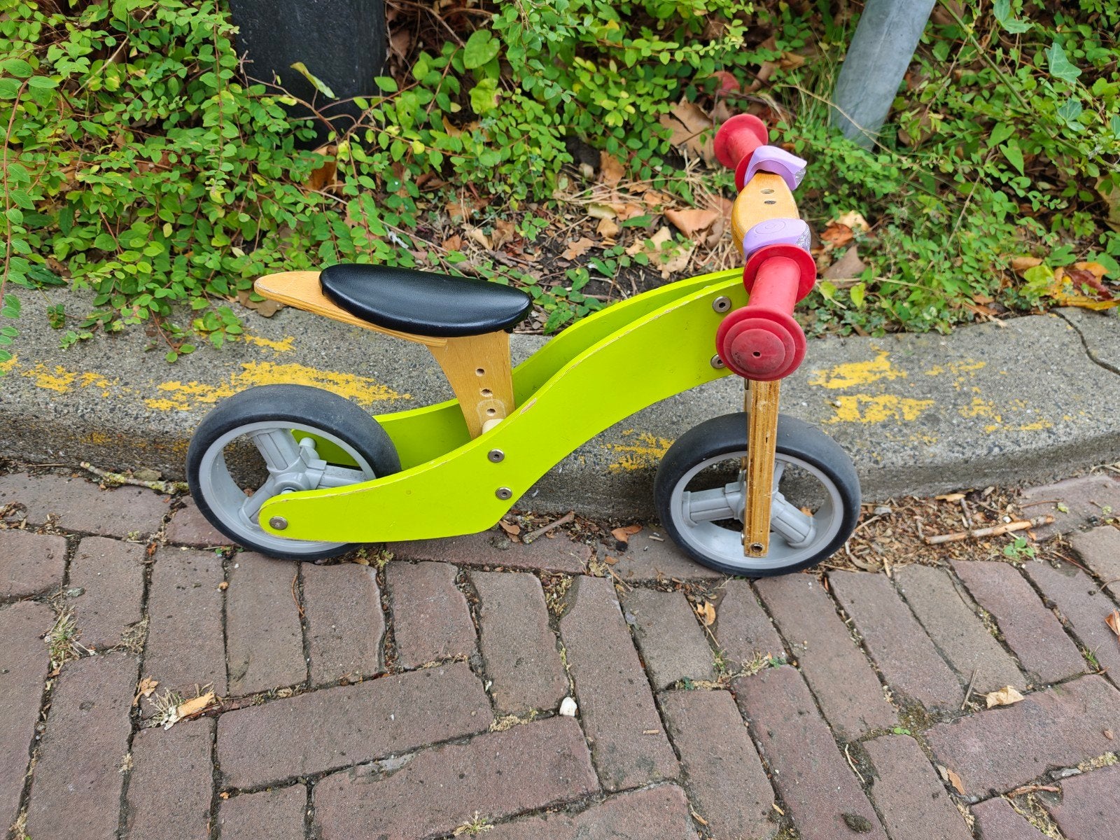 Houten loopfiets voor kinderen - Groen, Fietsen en Brommers, Ophalen, Gebruikt, Minder dan 16 inch