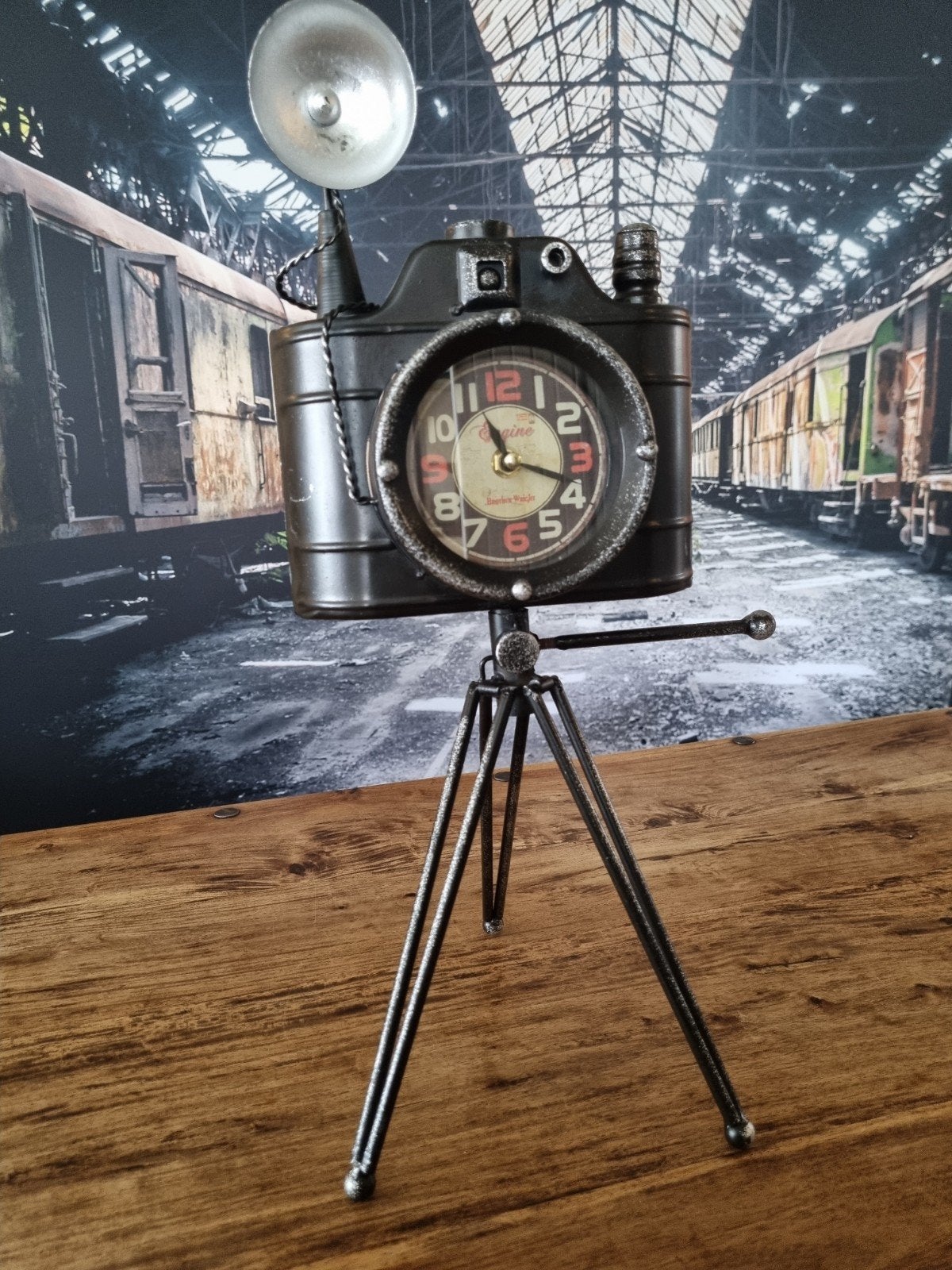 Vintage look Camera Klok op Statief - Decoratieve Tafelklok, Huis en Inrichting, Ophalen of Verzenden, Zo goed als nieuw