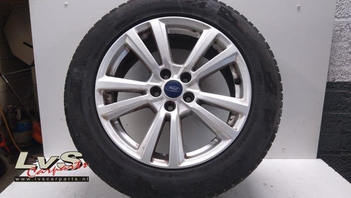 Velg + Band van een Ford Kuga, Auto-onderdelen, Banden en Velgen, Gebruikt, -, -, Ophalen of Verzenden