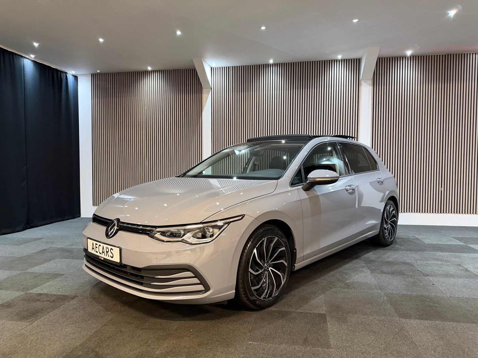 Volkswagen Golf 1.5 Etsi 150pk Pano/Memory/Cam/IQ-Lights/H&K, Lichtsensor, 1498 cc, 4 cilinders, 150 pk