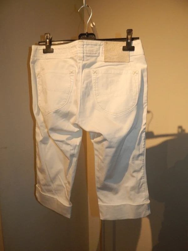 Jacob Cohen witte capri broek omslag onderkant mt 29, Verzenden, Wit, Zo goed als nieuw, W28 - W29 (confectie 36)