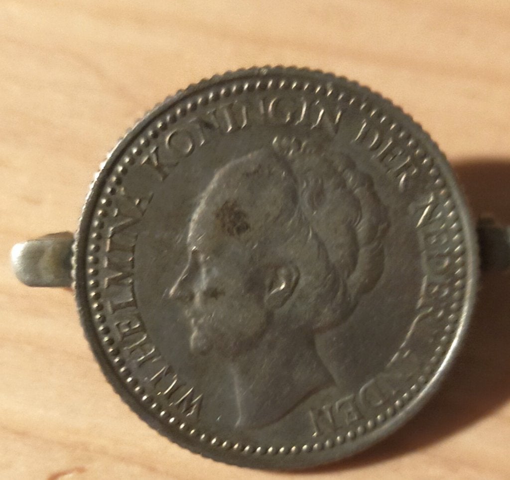 Bijzondere WO2 verzetssieraden – Wilhelmina munten (1922), Ophalen of Verzenden, Overige soorten, Nederland, Overige typen