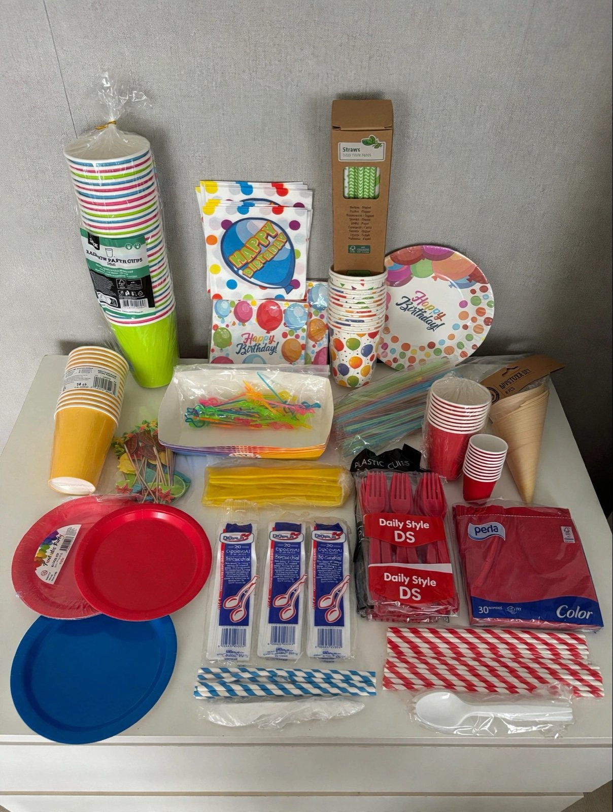250+Delige Wegwerp Set - Borden, Bekers, Bestek, Rietjes etc, Ophalen of Verzenden, Nieuw, Feestartikel, Verjaardag