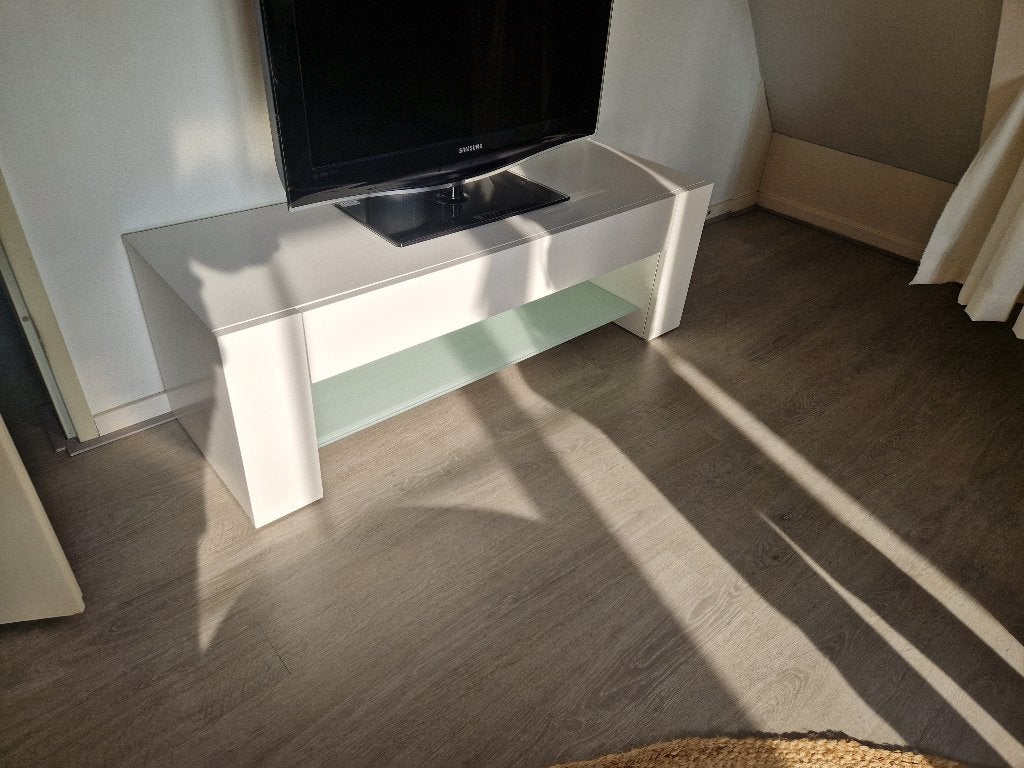 Aldenkamp tv-meubel wit met matglas — 120 cm, Ophalen, 100 tot 150 cm, Zo goed als nieuw, Minder dan 100 cm
