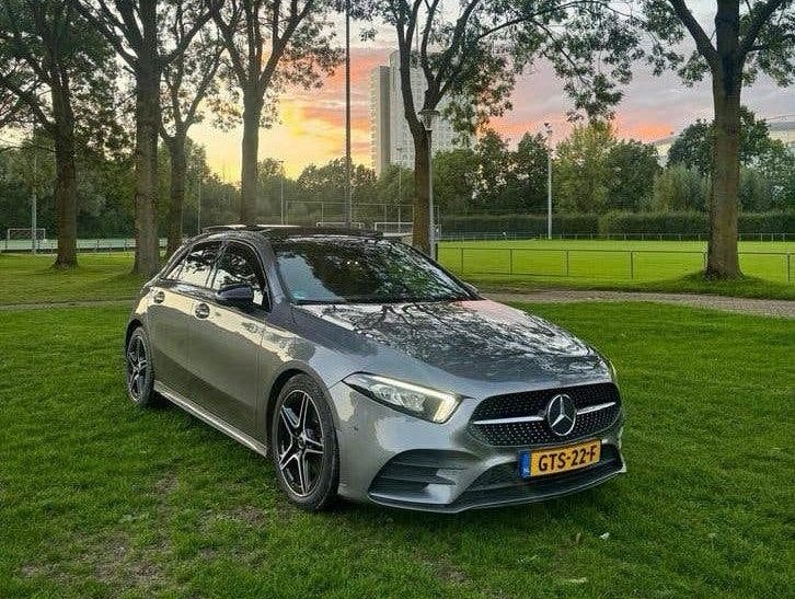 Mercedes-Benz A 200 AMG Line -163 pk - Automaat -Panoramadak, 4 cilinders, Lane Keeping Assist, Leder en Stof, Particulier