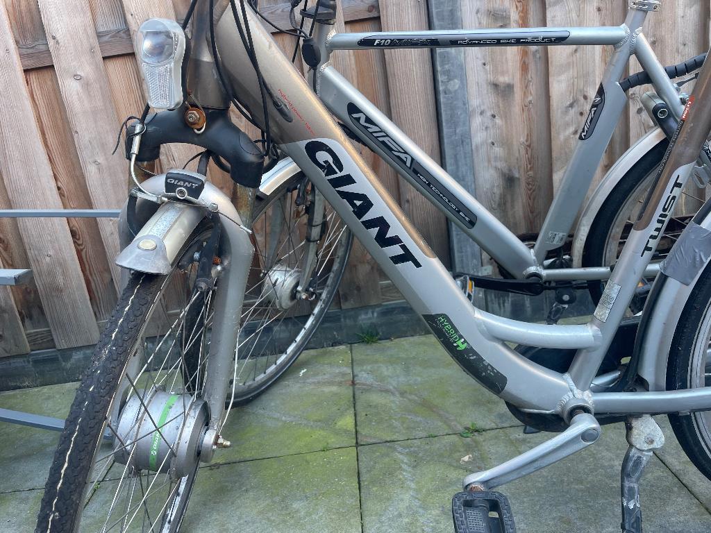 Giant twist en een mifa f10 Elektrische fietse., Fietsen en Brommers, Elektrische fietsen, Ophalen, Gebruikt, Giant