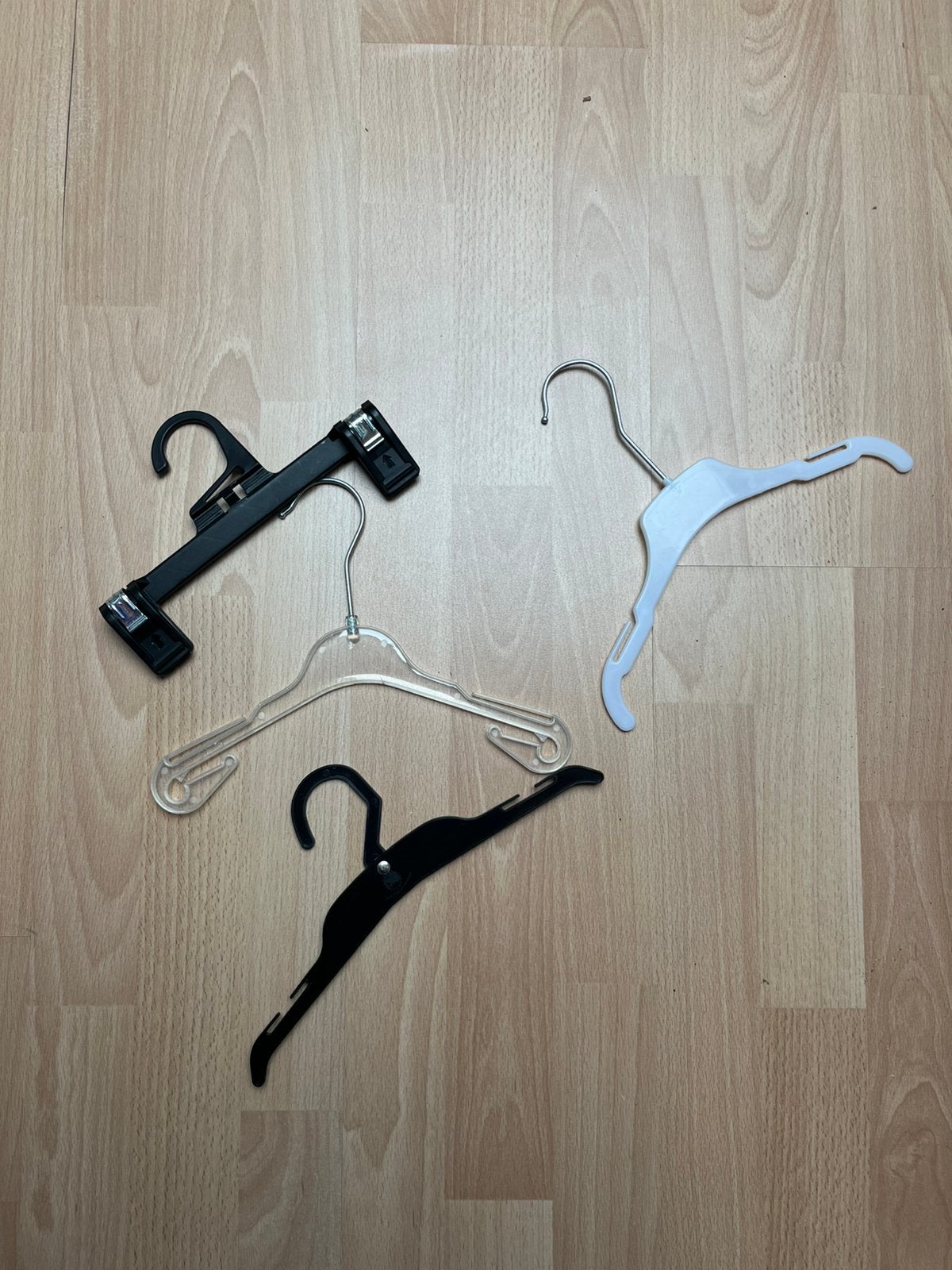 Kleerhangers, gratis, Kleding | Dames, Ophalen, Gebruikt, Kunststof