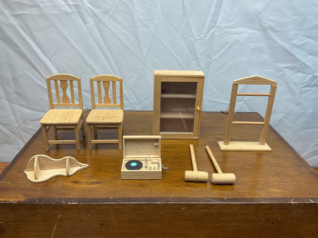 Houten spulletjes voor in poppenhuis, Ophalen of Verzenden, Zo goed als nieuw, Decoratie