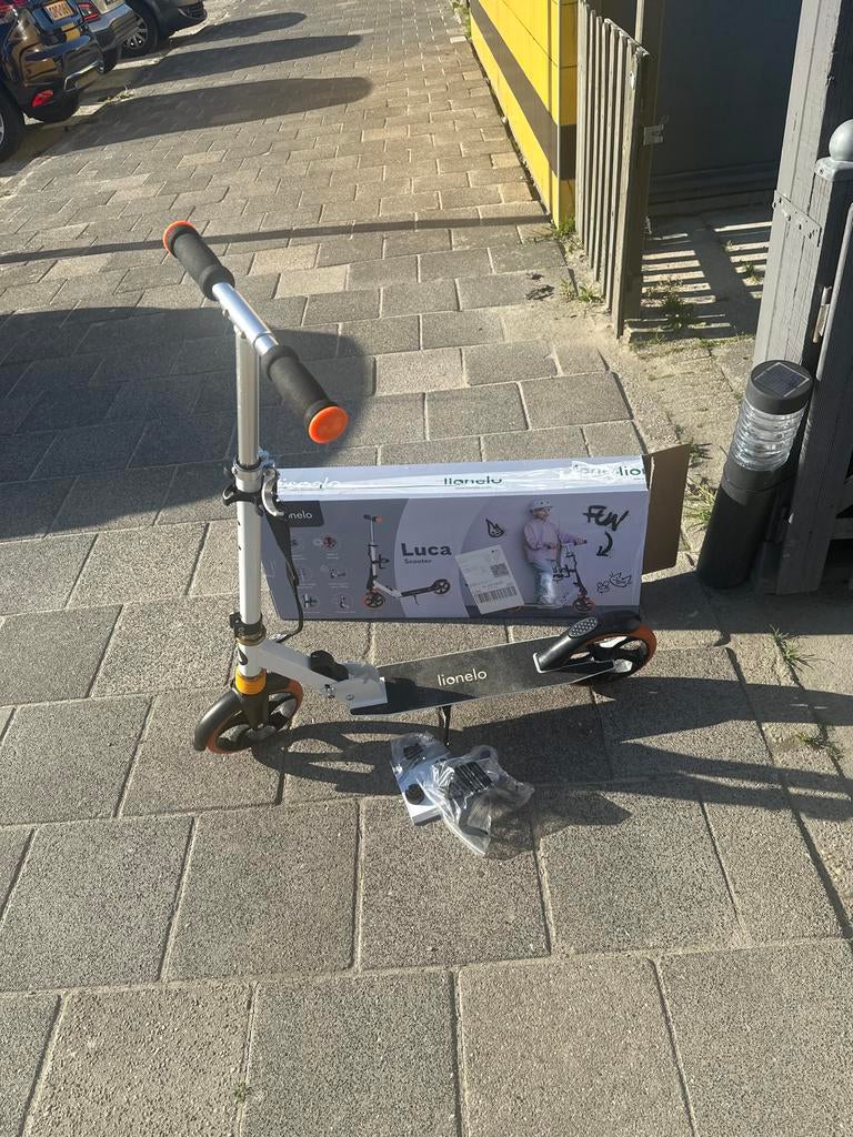 Lionelo Luca Step - Zo goed als nieuw, lichte roestplekjes, Fietsen en Brommers, Steps, Ophalen of Verzenden, Zo goed als nieuw