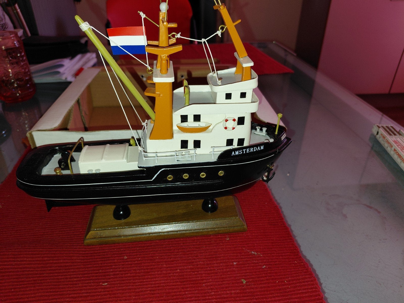 Nieuw Model Sleepboot 'Amsterdam' met Nederlandse Vlag, Ophalen of Verzenden, Nieuw, Groter dan 1:32, Overige merken