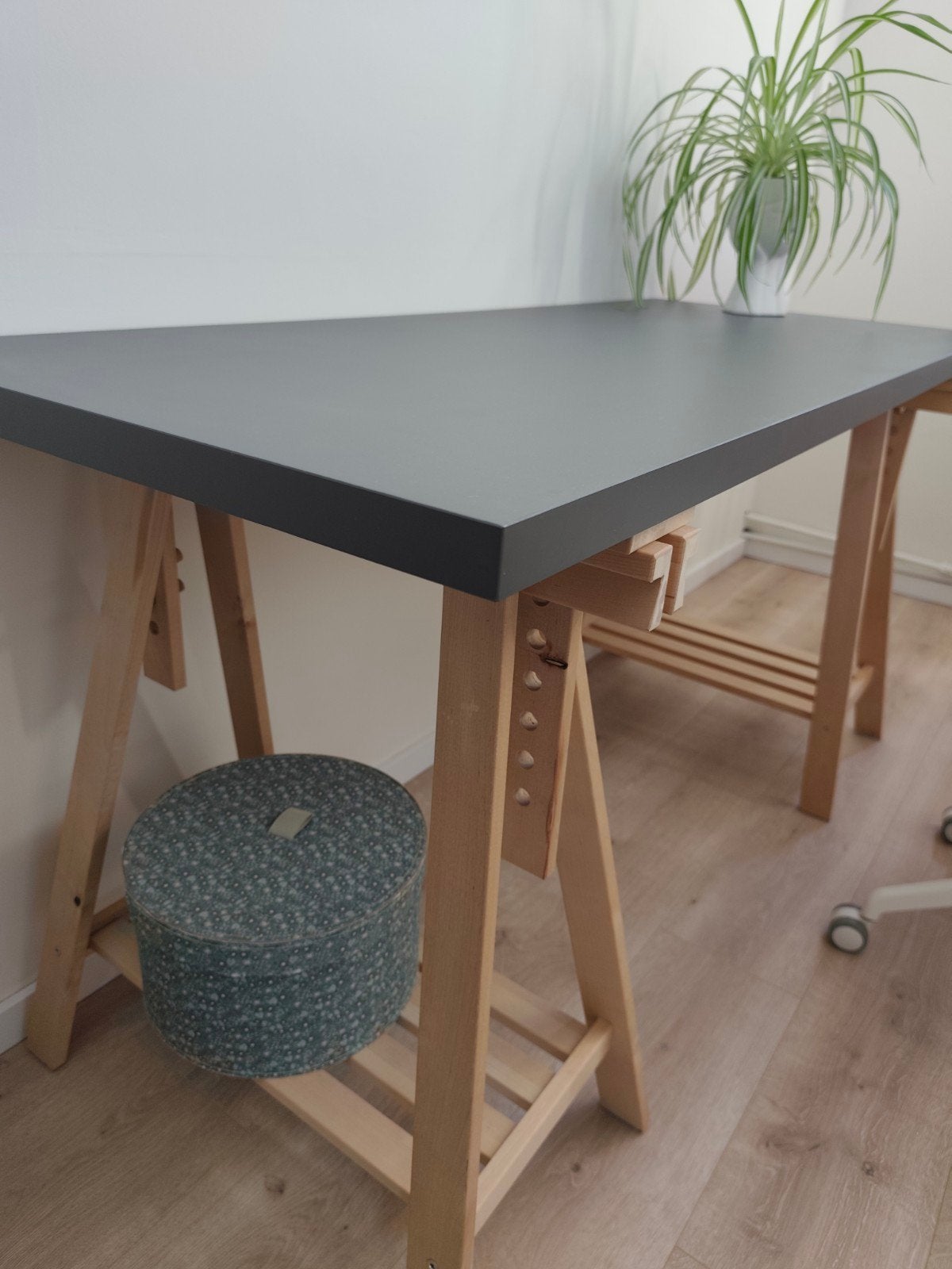 IKEA LAGKAPTEN / MITTBACK Bureau, grijs/berken, 140x60 cm, Ophalen
