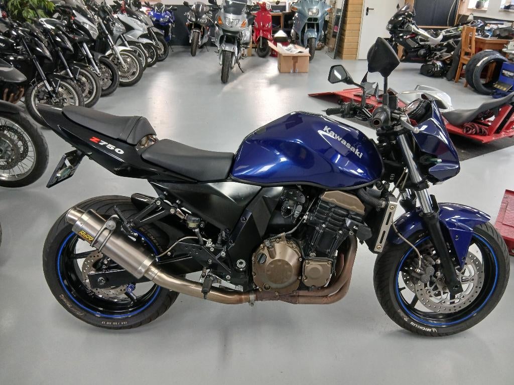 Kawasaki Z 750 . 2006 . Nette staat weinig km . Met extra s., Sportuitlaat, 750 cc, 4 cilinders, Motorrijbewijs A