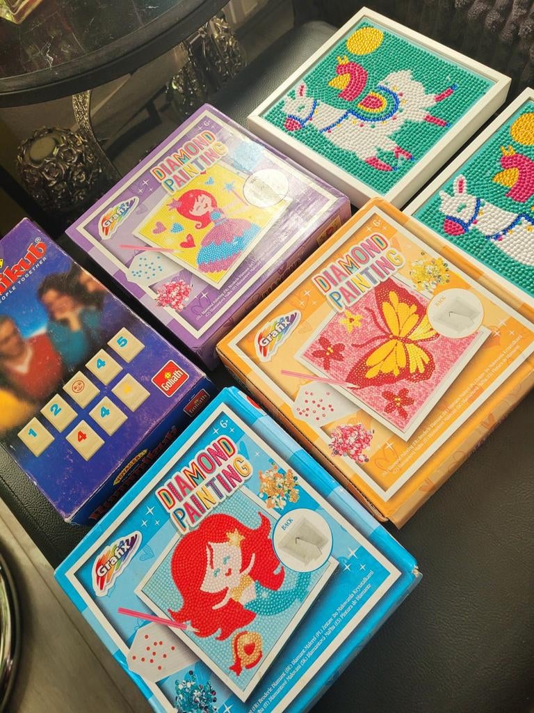 Diamond painting pakketten en twee gemaakte schilderijen, Ophalen of Verzenden, Nieuw, Knutselwerk