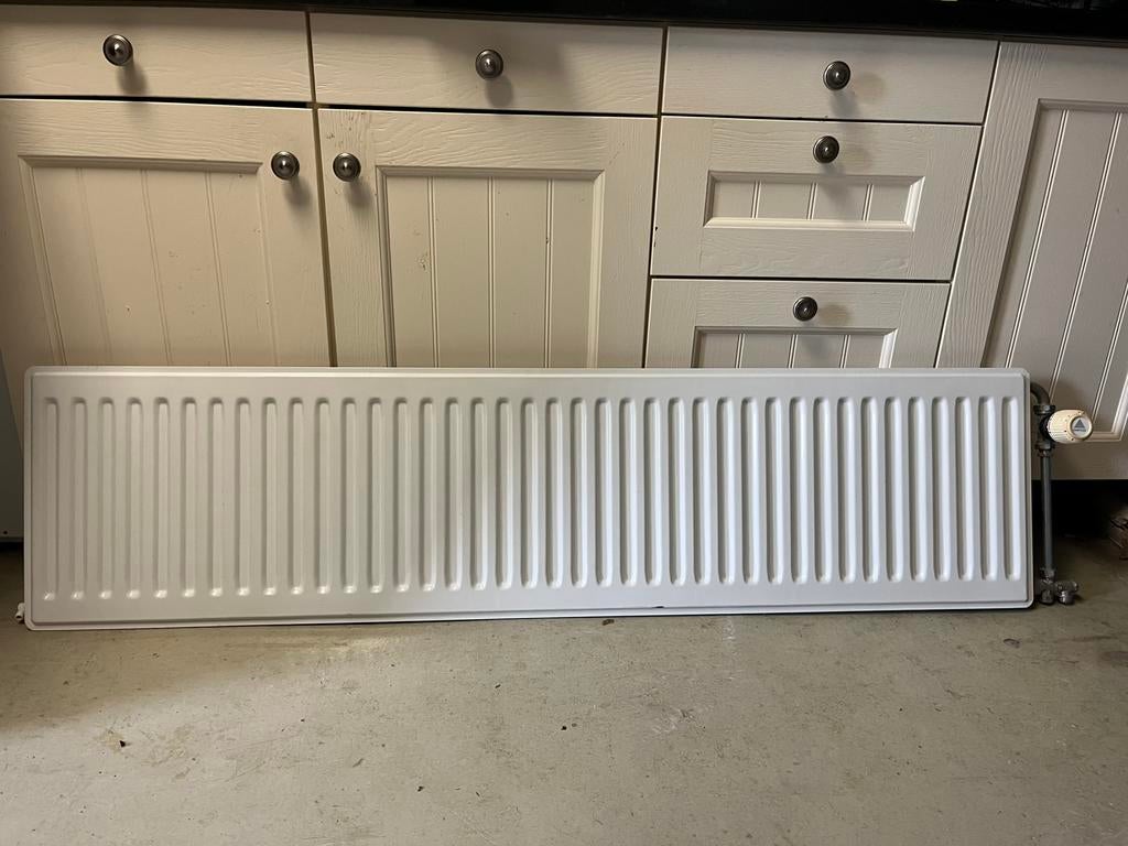 Radiator 160x40 incl. J-beugels & Danfoss thermostaatkraan, Ophalen, Gebruikt, Minder dan 30 cm, Radiator