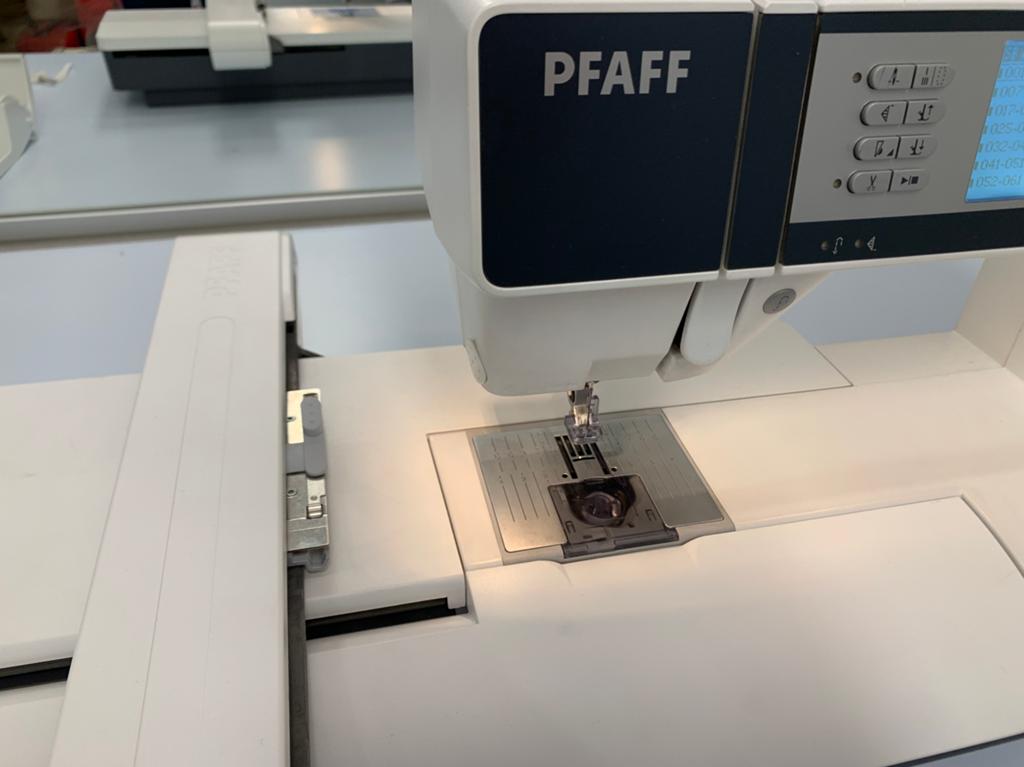 Pfaff creative 2.0, Ophalen, Gebruikt, Naaimachine, Pfaff