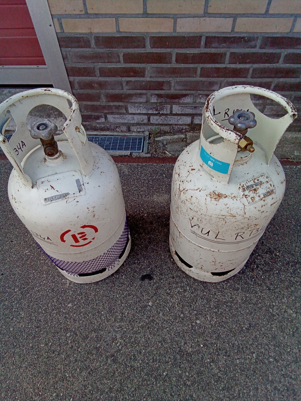 Lege koudemiddel flessen 28 kg R134a, Ophalen, Gebruikt