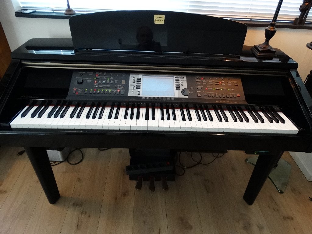 PIANO  YAMAHA  CVP  NIEUWSTAAT ., Ophalen, Zwart, Zo goed als nieuw, Piano