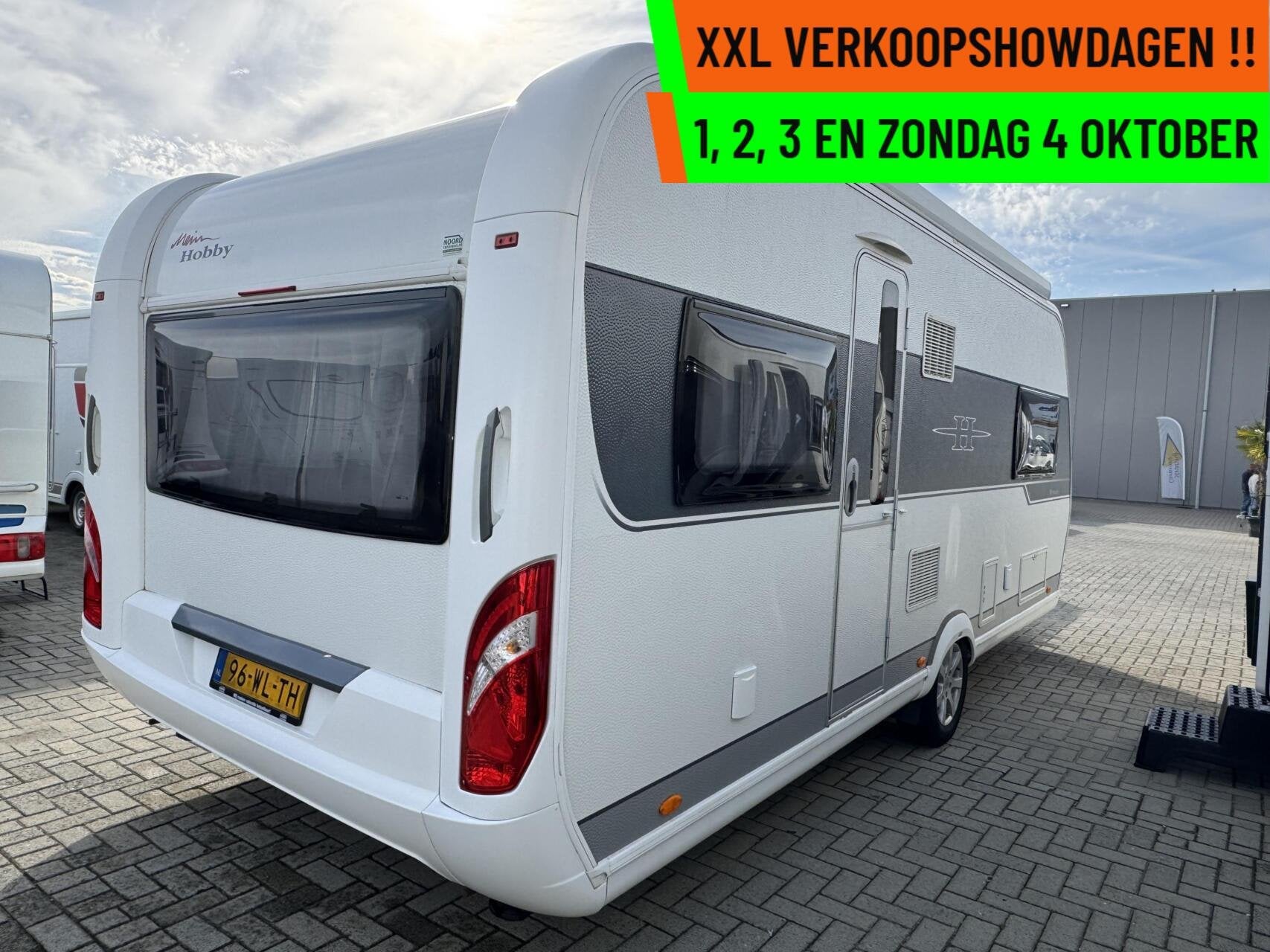 Hobby 560 UL PRESTIGE, ENKELE BEDDEN, RONDZIT, LUIFEL, MOVER, Caravans en Kamperen, Rondzit, Hobby, 7 tot 8 meter, Bedrijf